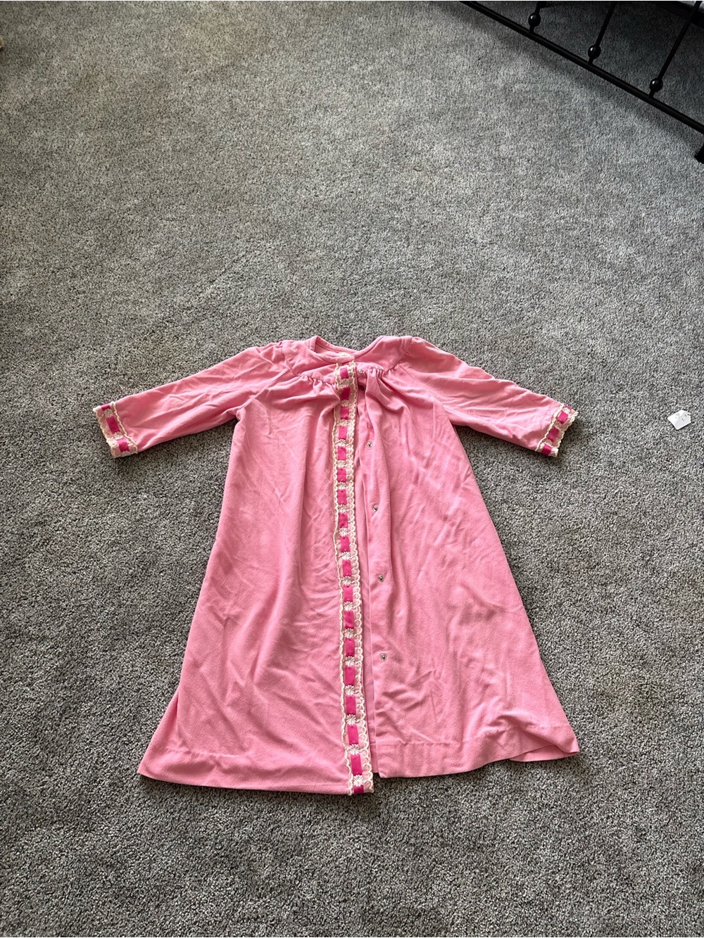 Vintage 1960s Pink Button-Front Housecoat with Daisy Trim